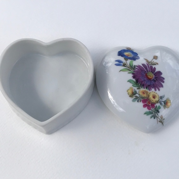 Liette International Heart Shaped Box - Picture 7 of 8